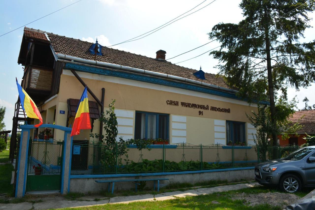 Casa Traditionala Ardeleana Madaras  Exteriér fotografie
